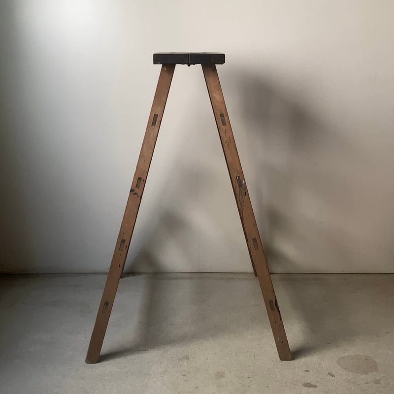 当社の アンティークラダー 木製椅子 踏み台 ヴィンテージ木製脚立 