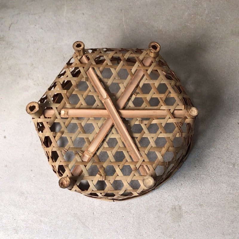 水切り 竹籠 大 足付き洗い物かご 編みカゴ 天然素材 手仕事 工芸品 民