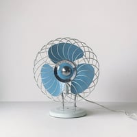 SILVER DESK FAN シルバーデスクファン (SILVER MFG.CO.LTD) ヴィンテージ卓上扇風機 小型 3枚金属羽根 レトロ家電 ブルー/クリームブルーグレー 良品