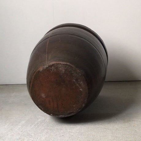 古い水瓶  民藝壺 ・甕 (高さ約42cm幅約35cm)   メダカ鉢  睡蓮  ハス 水栽培 ガーデニング ビオトープ 水中昆虫 飼育器　無傷完品