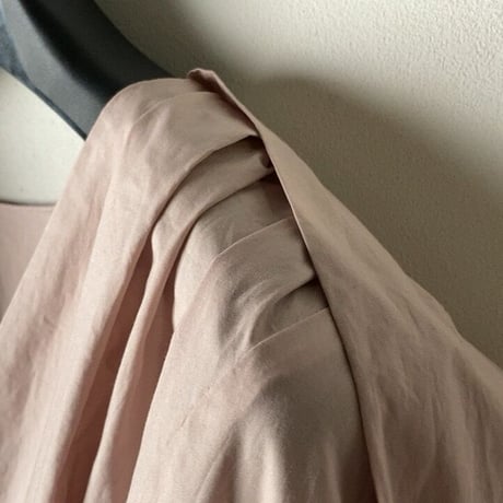 UNIVERSAL TISSU  ユニバーサルティシュ シルキータイプライター タックワンピース  チュニックワンピース グレーピンク  中古美品
