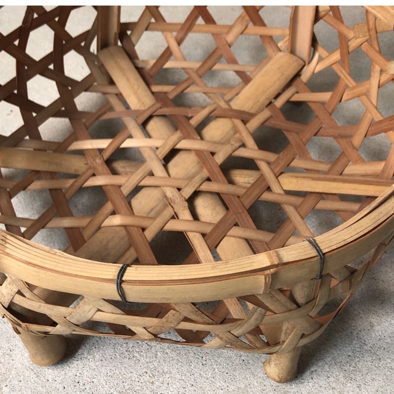 水切り 竹籠 小 足付き洗い物かご 編みカゴ 天然素材 手仕事 工芸品 民