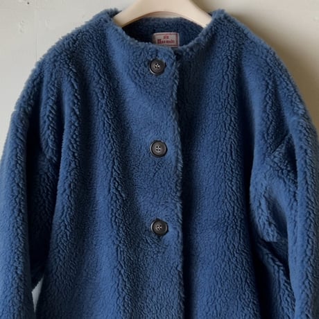 mao made  マオメイド  モックネックノーカラーボアジャケット  もこもこ いつものモックネックジャケット スモークブルー　中古極美品