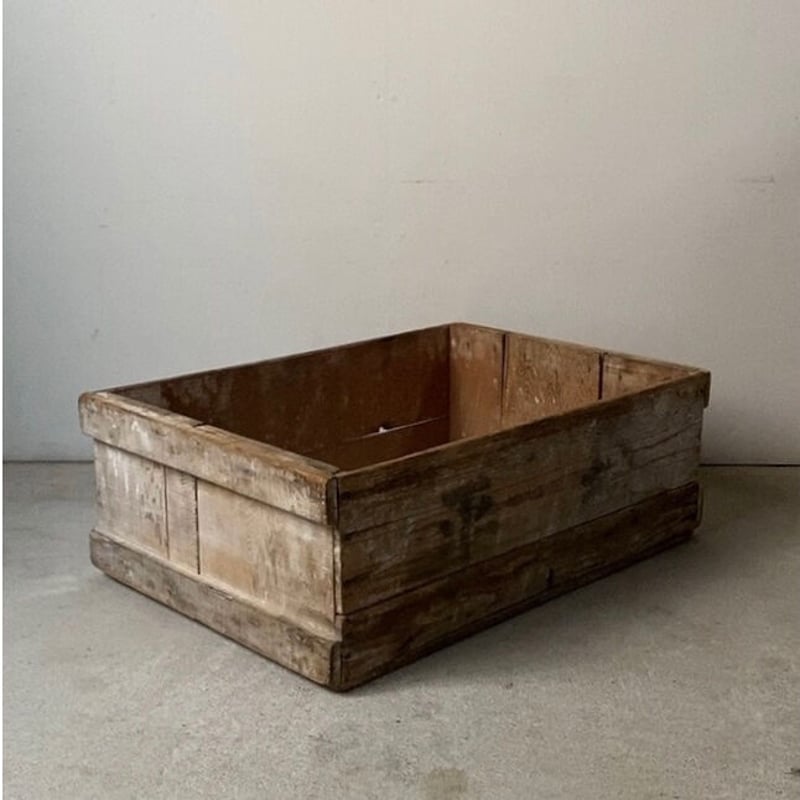 ヴィンテージ木箱 ちょうど良いサイズ感 幅約55cm 白けたエイジング