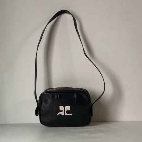 Courreges クレージュ  70sオールドクレージュ ミニショルダーバッグ カメラバッグ ダークネイビー レザー ビッグロゴ 中古良品