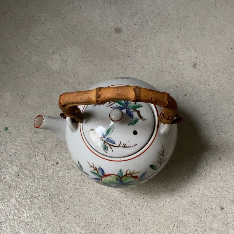松風 古い茶器セット(急須+蓋茶碗5客) 桃柄 桃図 植物画 竹持ち 松風 古い茶器セット(急須+蓋茶碗5客) 桃柄 桃図 植物画 竹持ち
