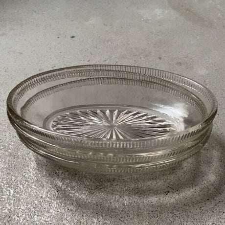 アンティーク オーバル ガラス器  1点　明治〜大正期 プレスガラス 気泡 歪なゆらゆら硝子 深め楕円デザート器 幅約15cm 完品  ※1点の価格表記、4点ございます。
