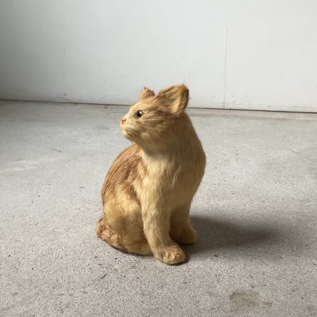 1970年代大丸販売品 猫の置物 リアルファー 茶虎 ヴィンテージドール 人形 剥製級のリアルさ  珍品