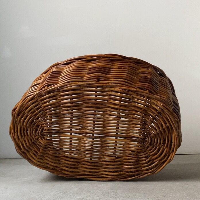 古いアラログの大籠 持ち手かご 幅約58cm ワンハンドルカゴ 飴色にヤケ