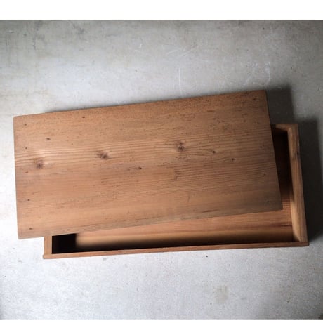 古い餅箱 無地  蓋有り　檜無垢材  アンティーク木箱 ヴィンテージウッドボックス  道具箱 美品