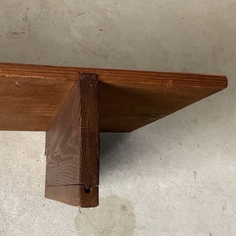 B. 杉一枚板天板 無垢材 木製飾り台 古い調理台 古材木工品 旧家蔵出し品 蟻形包みほぞ継脚