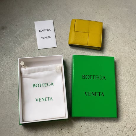 BOTTEGA VENETA ボッテガヴェネタ ビッグイントレチャート バッファローレザー シボ型押しレザーコンパクトウォレット ミニ財布 マスタード/パープル 2023年製 極美品 箱有