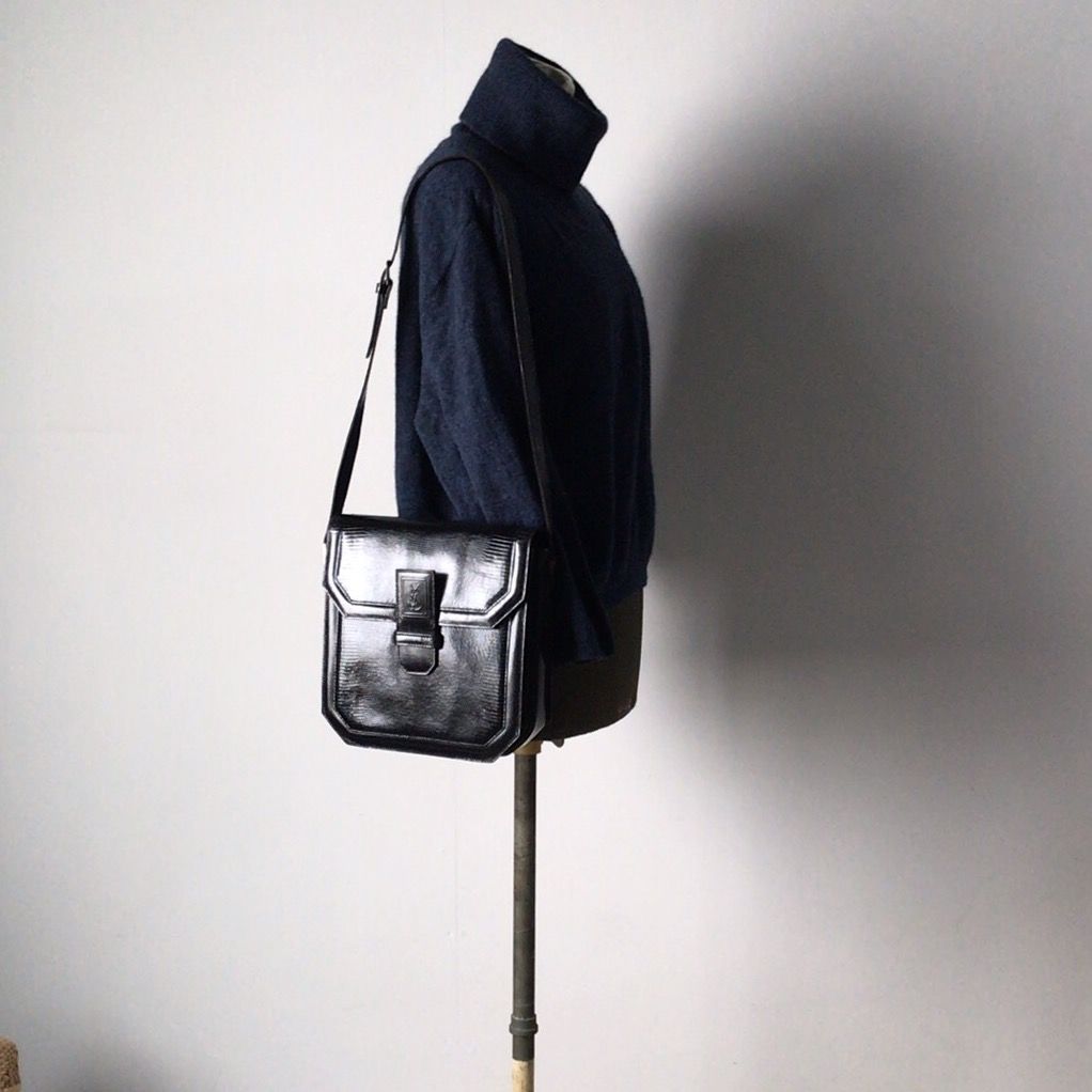 YSL イヴ・サンローラン 型押しリザード レザー ショルダーバッグ