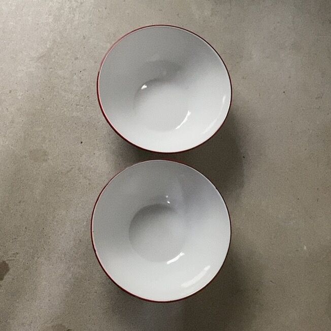 ヴィンテージ ホーローボウル 28cm 2個セット 白/赤 60s デッド ヴィンテージ ホーローボウル 28cm 2個セット 白/赤 60s デッド