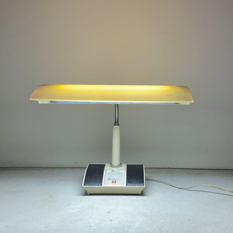 TOSHIBA 70s オールド東芝デスクランプ 手元灯 ブラックレザー調 TOSHIBA 70s オールド東芝デスクランプ 手元灯 ブラックレザー調