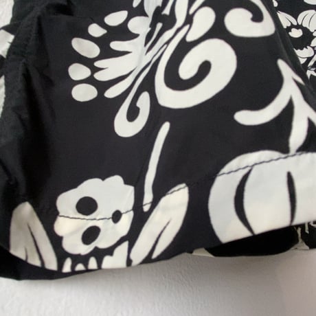 SUNSURF サンサーフ  2022年製 『HAWAIIAN SKULL BORDER』ハワイアン スカル ボーダー  ブラック  レーヨン アロハシャツ 未使用品