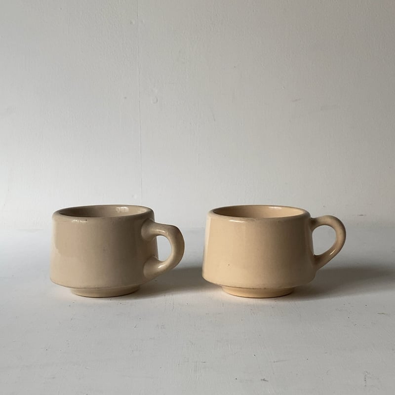 B) Wallace ウォレス. (Desert ware). デザートウェア ヴィン