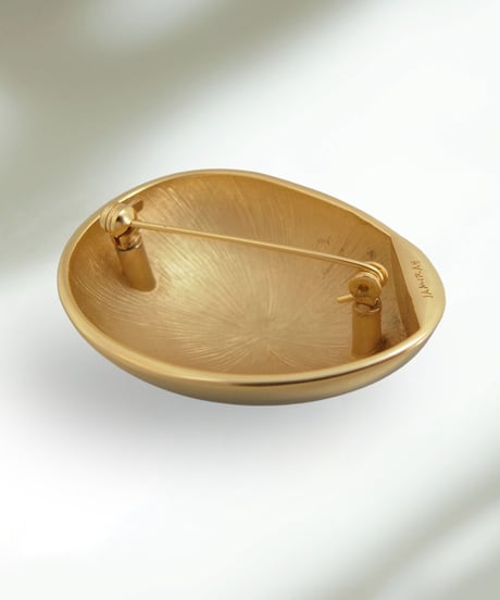 【JAMIRAY】 Egg sculpture brooch-GOLD