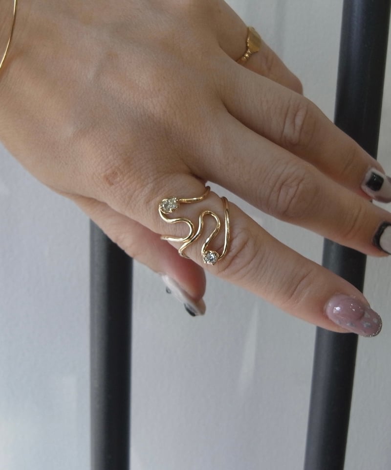 アティカAtilica ぐるぐるグルグルリングwild roquette