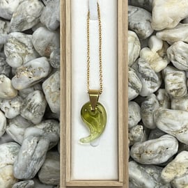 A一粒万倍日★宮古神社金運導き勾玉オルゴネックレス A一粒万倍日☆宮古神社金運導き勾玉オルゴネックレス 三日月を護る狼