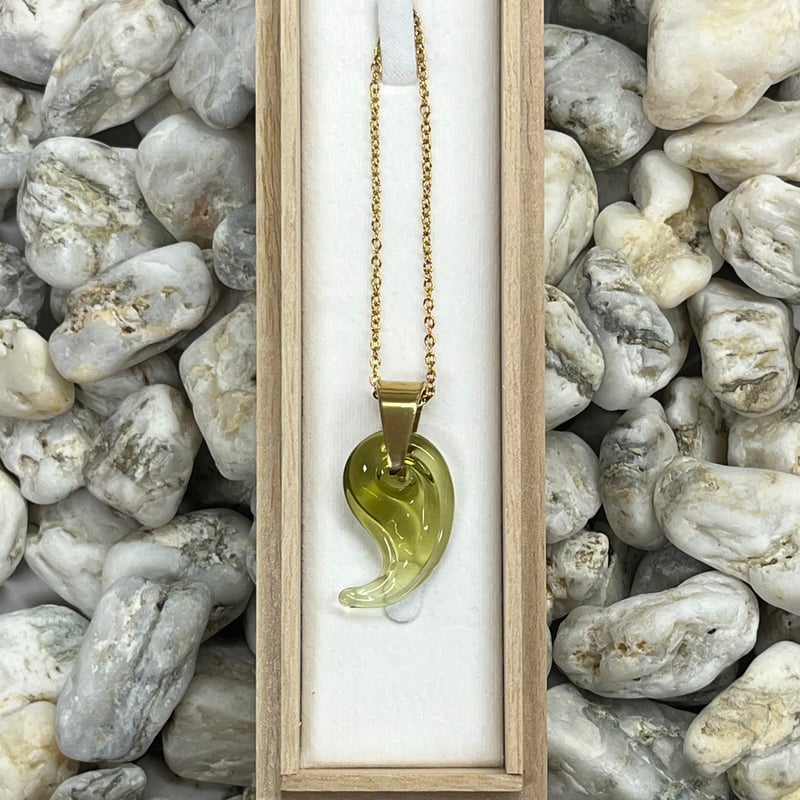 完全受注生産】【数量限定】禊ガラス勾玉ネックレス(ゴールド