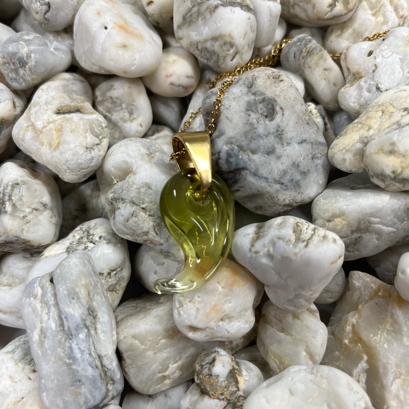 完全受注生産】【数量限定】禊ガラス勾玉ネックレス(ゴールド