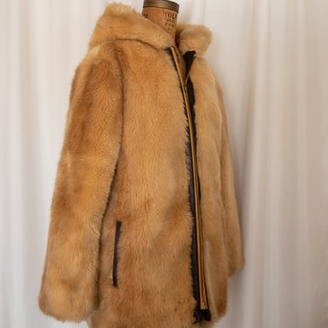 70’s "CENTRAL PARK ZOO NEW YORK"  Fake fur Hooded coat