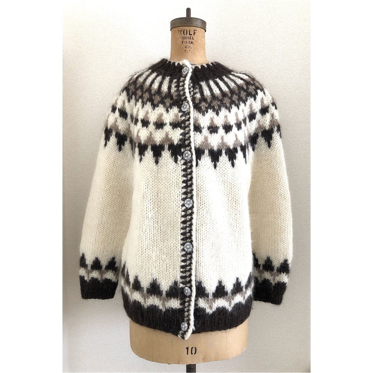 未使用　エルニ　カーディガン シルバーホワイト38 定価17500円 item344103714801-1-2.jpg
