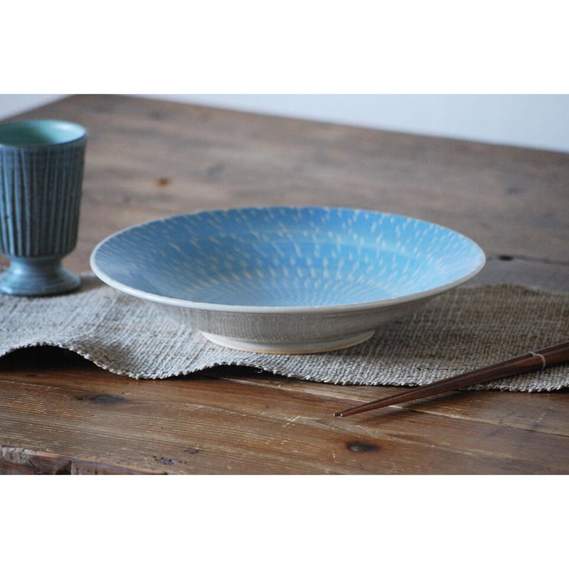 飛鉋（とびかんな）ブルー パスタ皿 | 櫻井窯