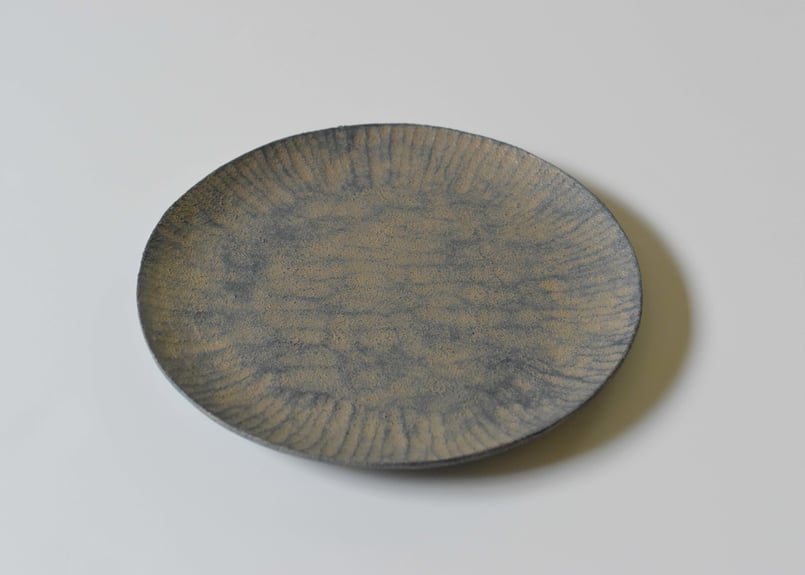 7寸丸皿 蒔地漆薄白／田澤祐介 | うつわと暮らし 凛 ONLINE SHOP