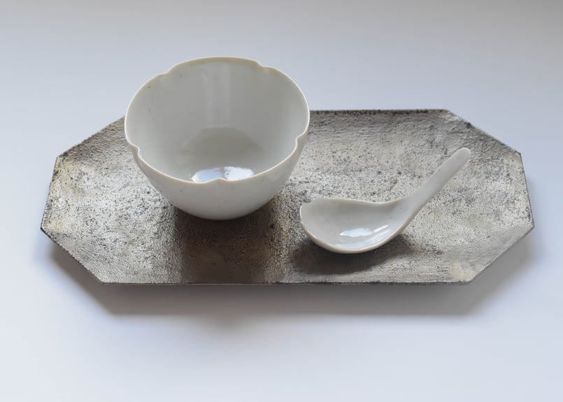 隅切一文字盆 蒔地漆 濃錫錆／田澤祐介 | うつわと暮らし 凛 ONLINE SHOP