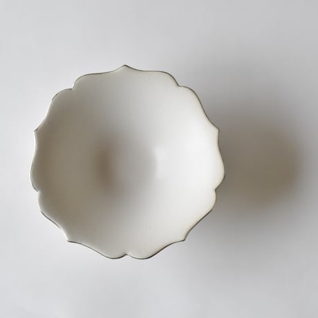 東一仁 黒稜花銀彩（五葉）カップ・ソーサー 2セット 作家もの 器 東一仁 黒稜花銀彩（五葉）カップ・ソーサー 2セット 作家もの 器