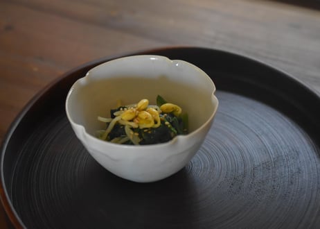 青白磁輪花深鉢（小）／竹下努