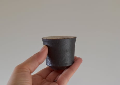 黒釉　湯呑／境道一