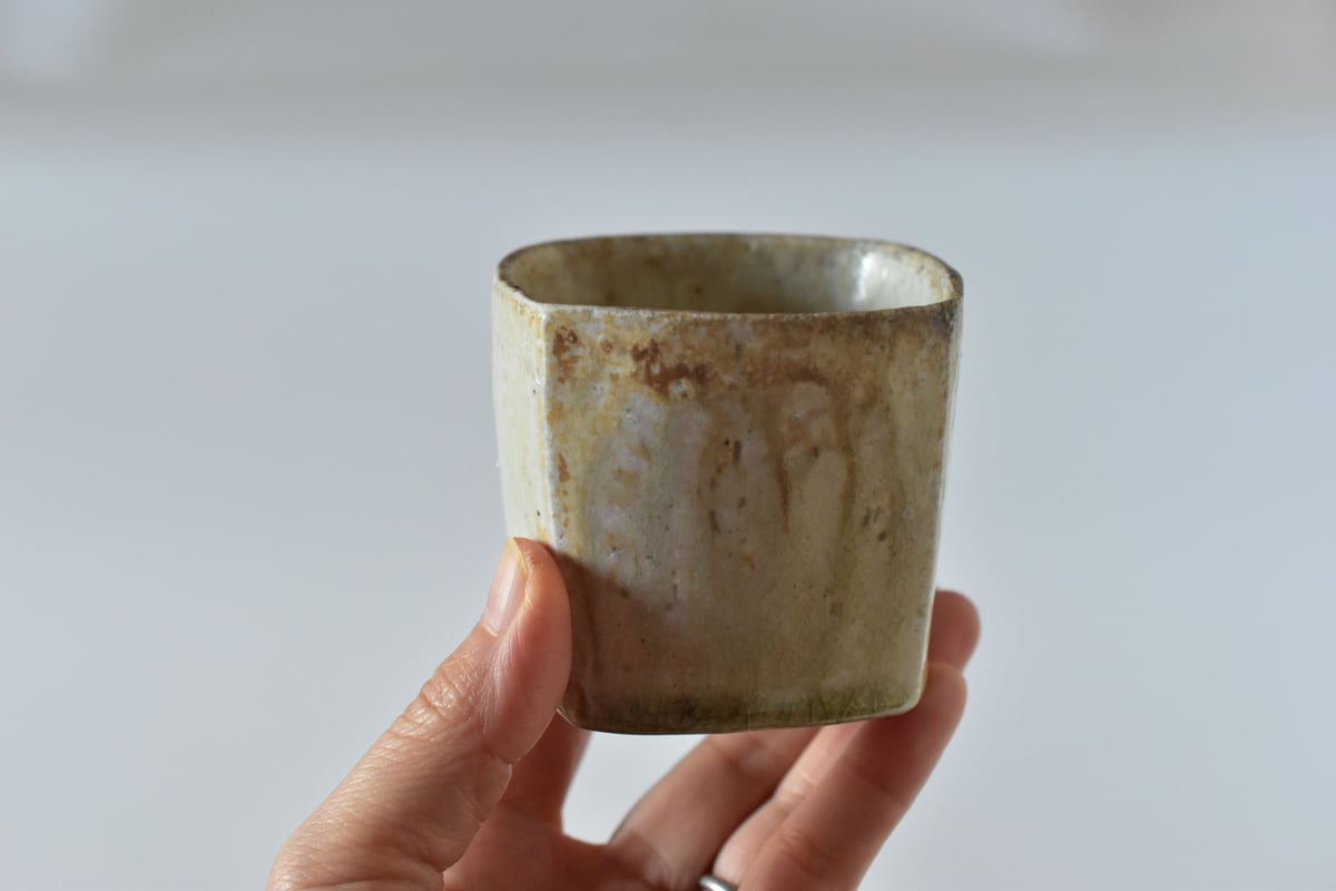 ミモザ灰釉角杯／境道一 | うつわと暮らし 凛 ONLINE SHOP