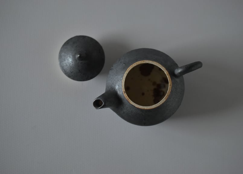 壺（江戸時代黒釉茶壺） 黒釉茶壺／境道一 | うつわと暮らし 凛 ONLINE SHOP