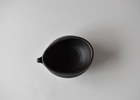 黒釉片口小鉢／馬場勝文