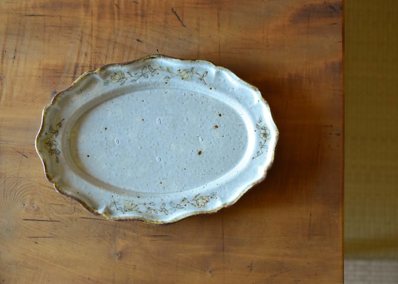 いろ安南 楕円輪花皿／市野吉記 | うつわと暮らし 凛 ONLINE SHOP