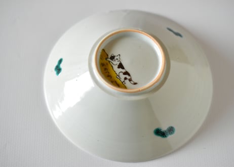 色絵松猫図浅鉢／工房あめつち