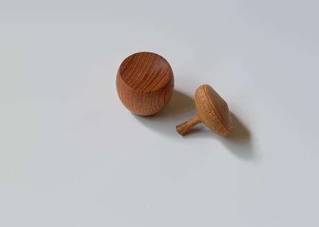 どんぐり置物／日の出製作所