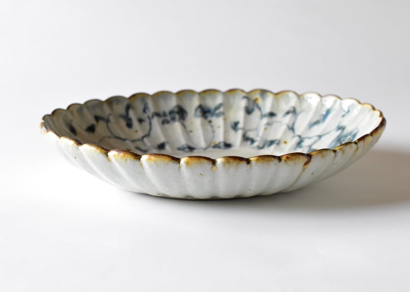 安南手 楕円輪花鉢/市野吉記 | うつわと暮らし 凛 ONLINE SHOP 安南手 楕円輪花鉢/市野吉記 | うつわと暮らし 凛 ONLINE SHOP