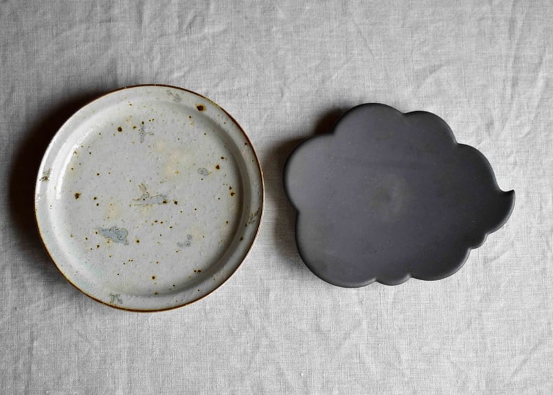 いろ安南 皿（うさぎ）／市野吉記 | うつわと暮らし 凛 ONLINE SHOP