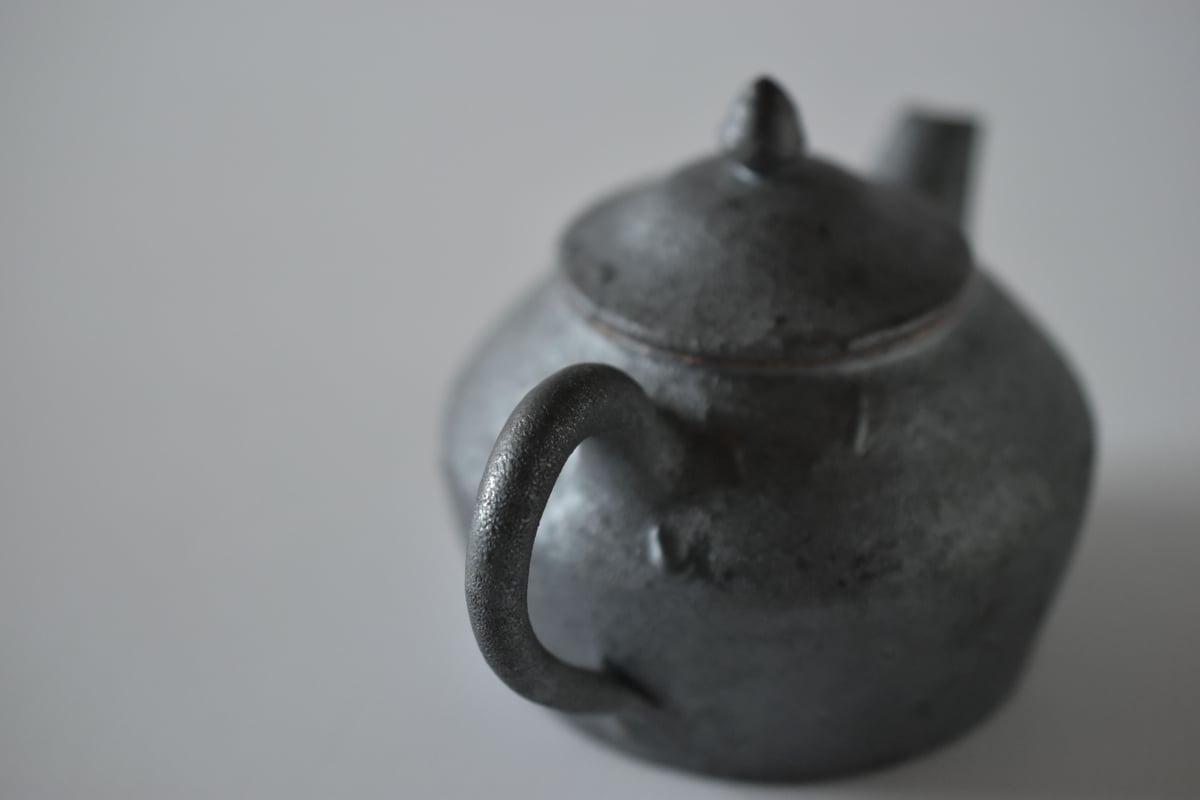 黒釉茶壺／境道一 | うつわと暮らし 凛 ONLINE SHOP