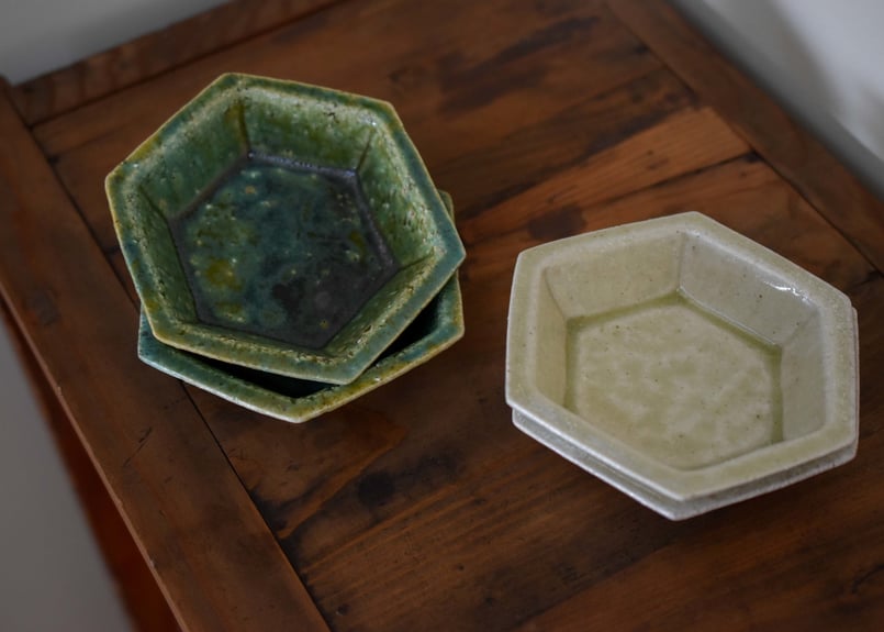 A1299-1/織部釉蓮華5客/共箱/織部焼/和食器/向付/小鉢/懐石道具/ A1299-1/織部釉蓮華5客/共箱/織部焼/和食器/向付/小鉢/