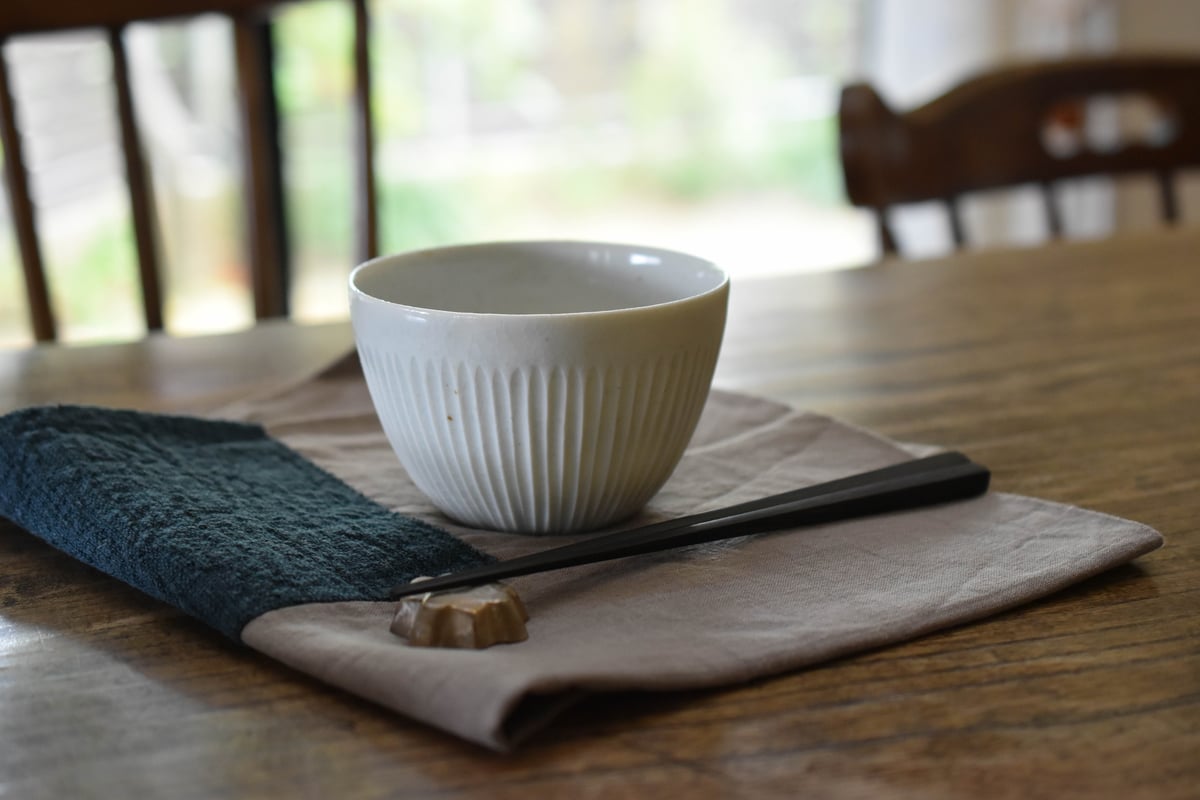 青白磁鎬深鉢（小）／竹下努 | うつわと暮らし 凛 ONLINE SHOP