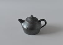 黒釉茶壺／境道一