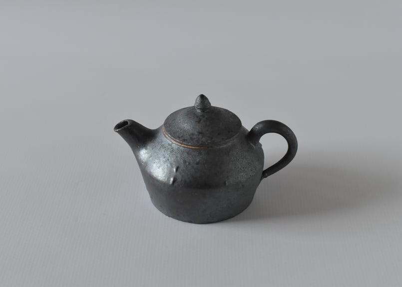 黒釉茶壺／境道一 | うつわと暮らし 凛 ONLINE SHOP