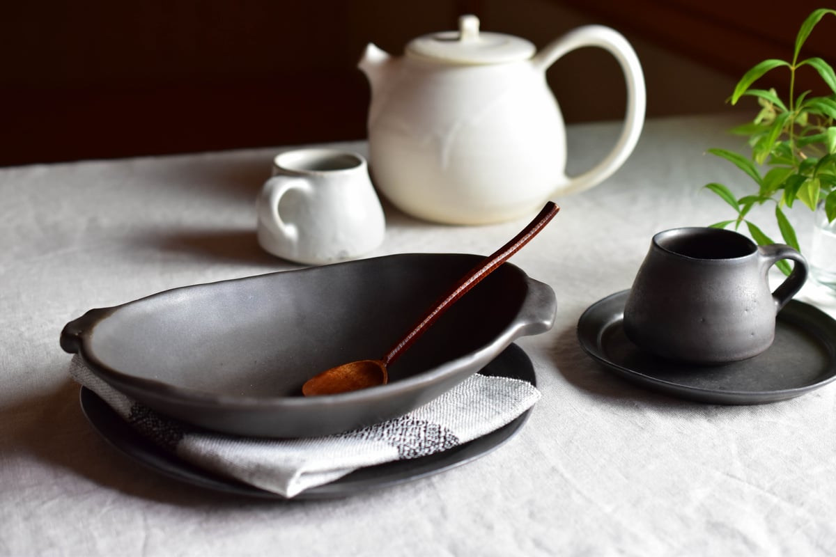 耐熱グラタン皿2(黒・楕円)／馬場勝文 | うつわと暮らし 凛 ONLINE SHOP