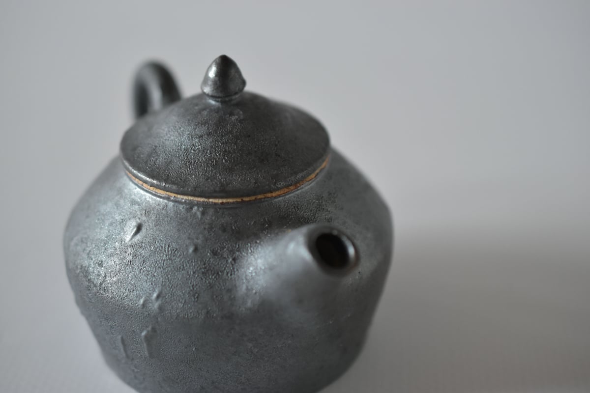 黒釉茶壺／境道一 | うつわと暮らし 凛 ONLINE SHOP
