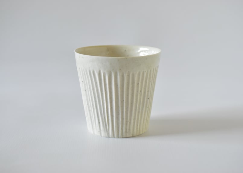 青白磁猪口（細・鎬）／竹下努 | うつわと暮らし 凛 ONLINE SHOP